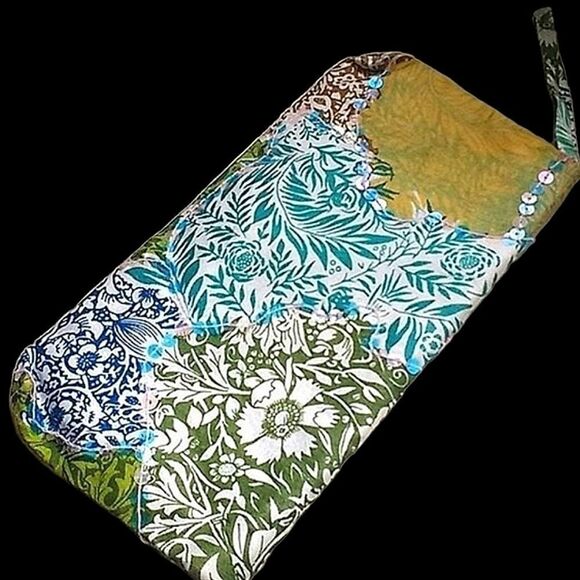 Multi-Patterned Fabric Sequined Wristlet Purse - Picture 2 of 8